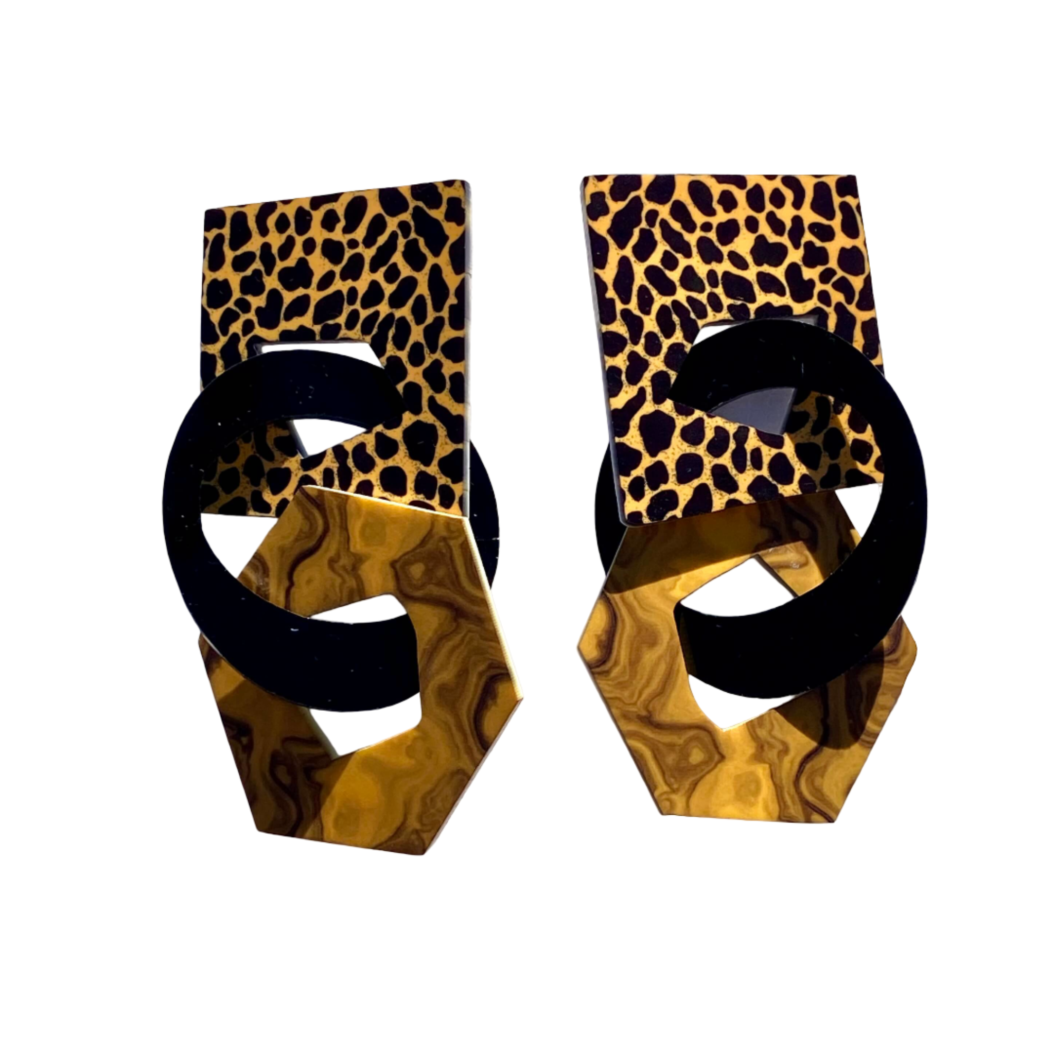 Pair of earrings with leopard print and marbled design