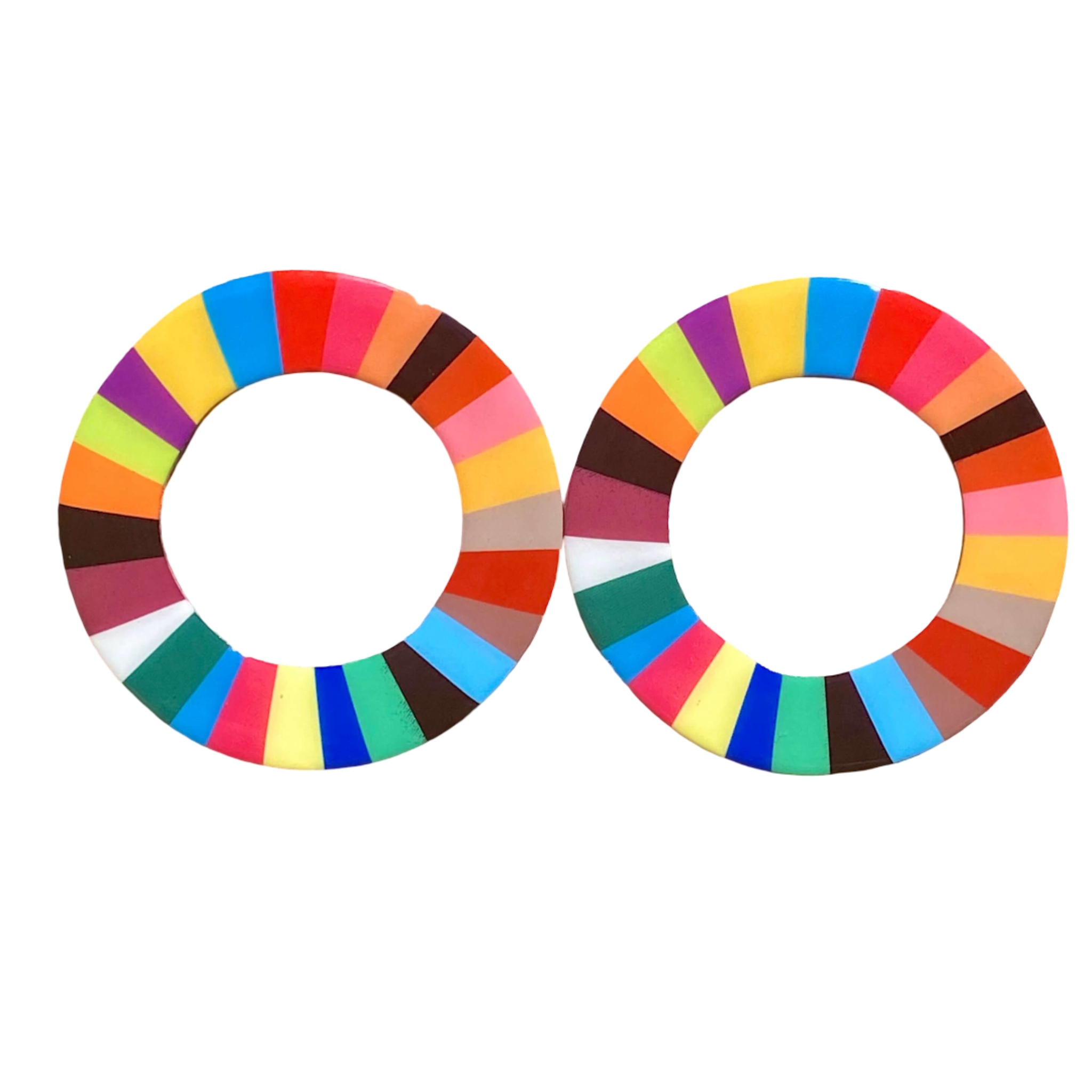 Two circular color earrings with a wide range of colors.
